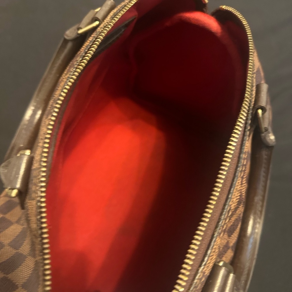 Louis Vuitton Speedy 30 Handbag - Picture 5 of 5